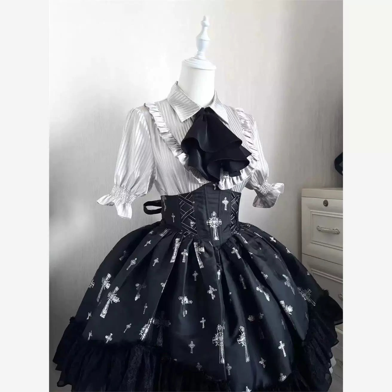 Sweetheart Dream Machine - Ilya - Short-Sleeved Striped Shirt with a Pointed Collar