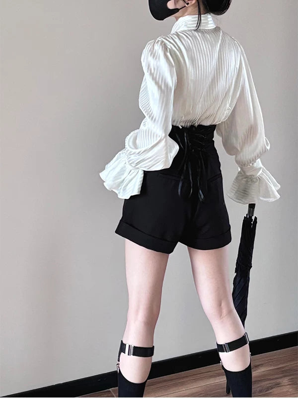 Creamy - French Noir - White blouse and black shorts set with a flared collar and chest bow