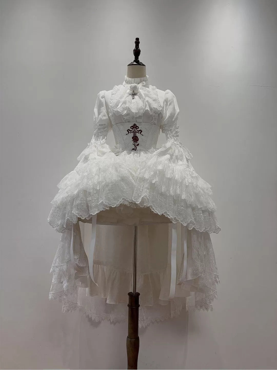 Creamy - White Gothic Romance - White Blouse and Waist-Corset Skirt Set with Detachable Princess Sleeves