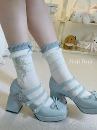 RojiRoji - Spring Bouquet - Ruffled Ankle Socks with Floral Bouquet Motifs - Blue / One Size