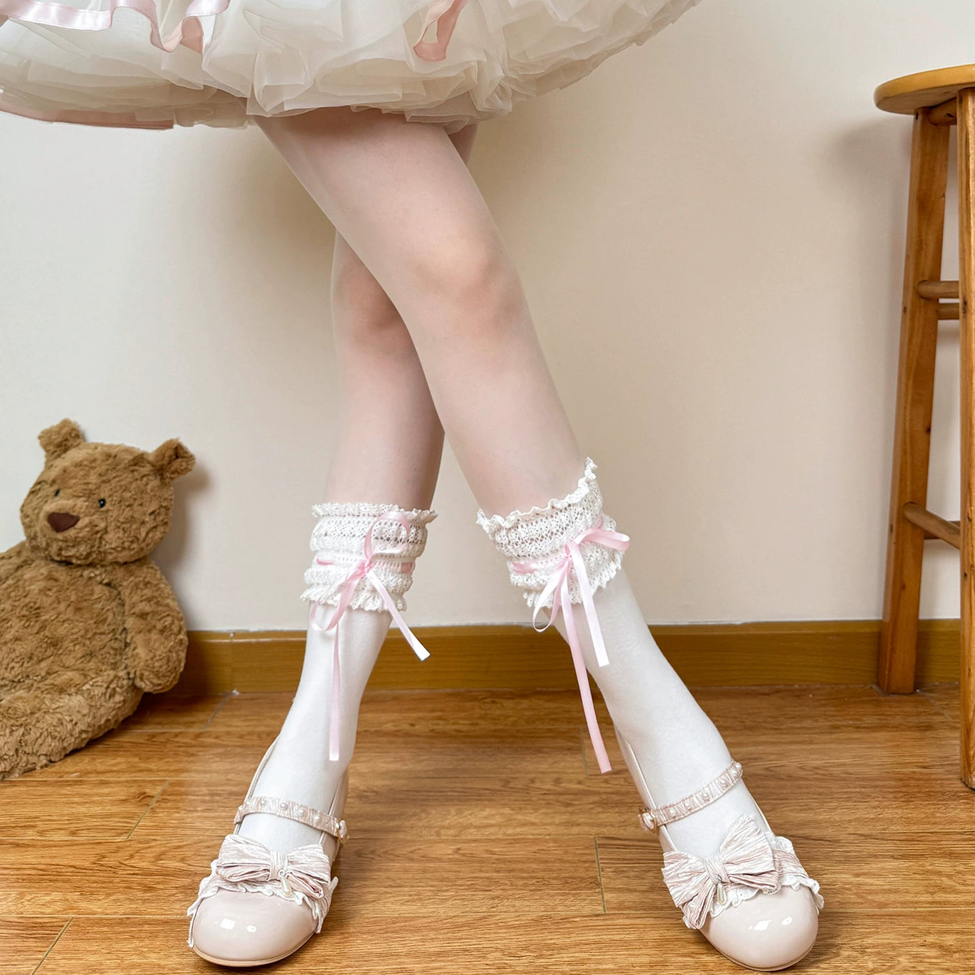 Chubby Bear Tales - Cream Ballet Lace - Bow-Trimmed Lolita Socks