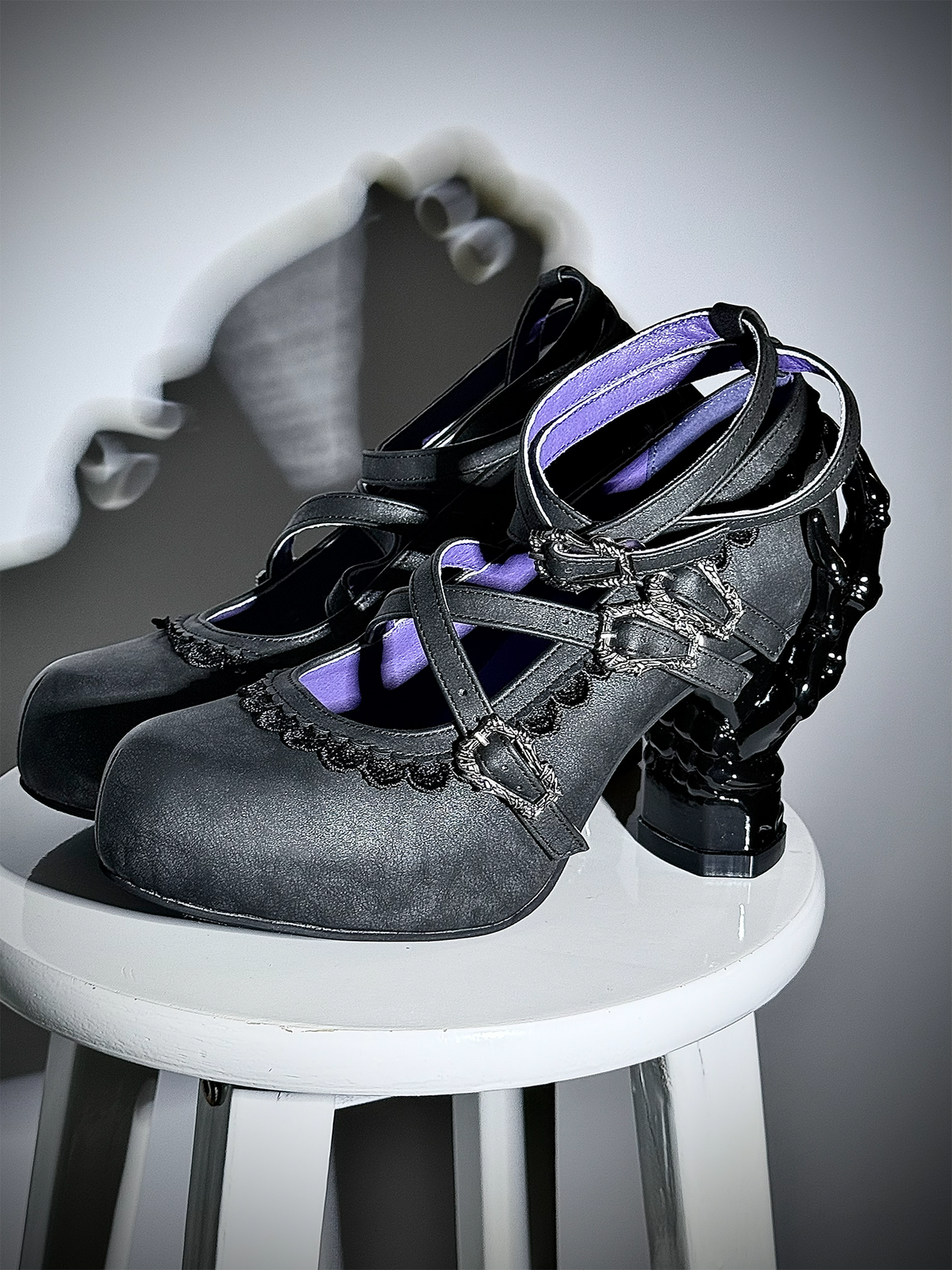 sphenoid - Tome of Holy Remains - Gothic Lolita heel shoes with 3D bone hand-shaped heels - product detail 3