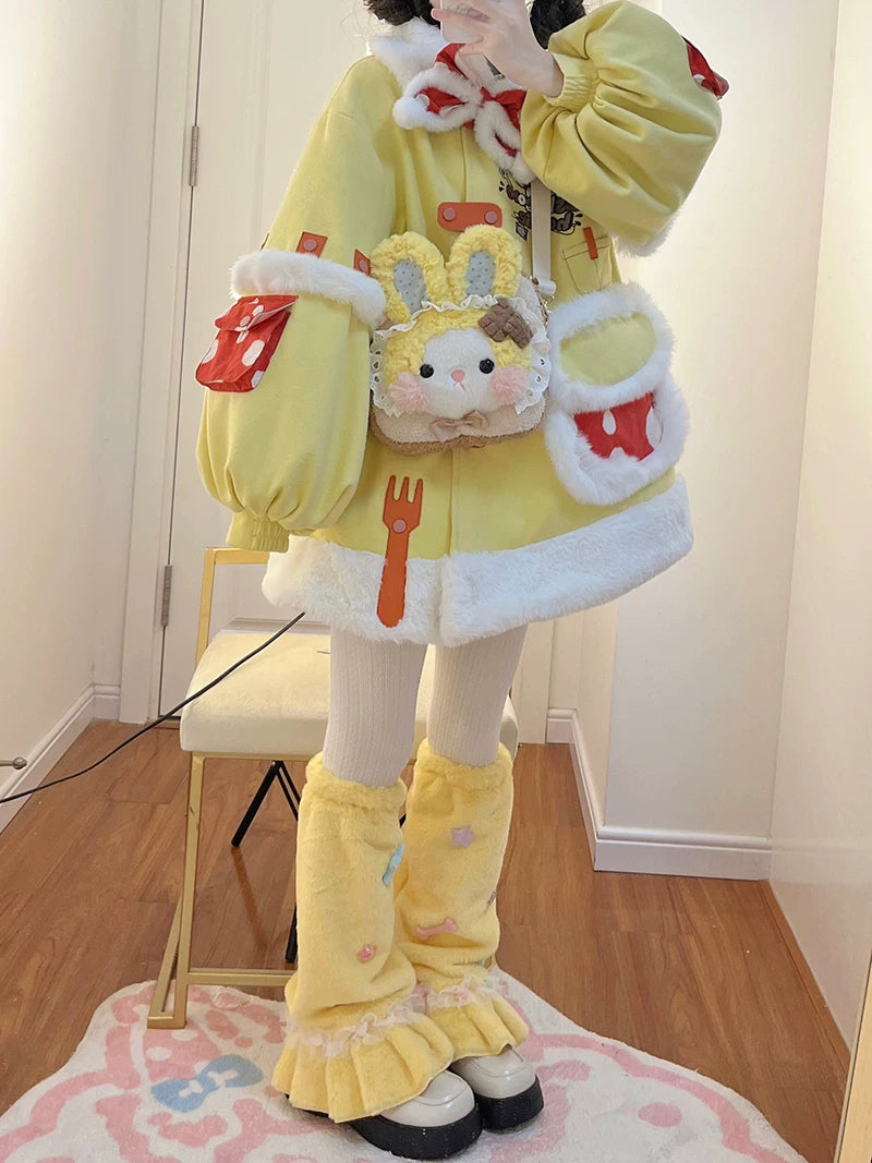 Baozi Pig - Mushroom House - Yellow padded jacket with mushroom-house embroidery