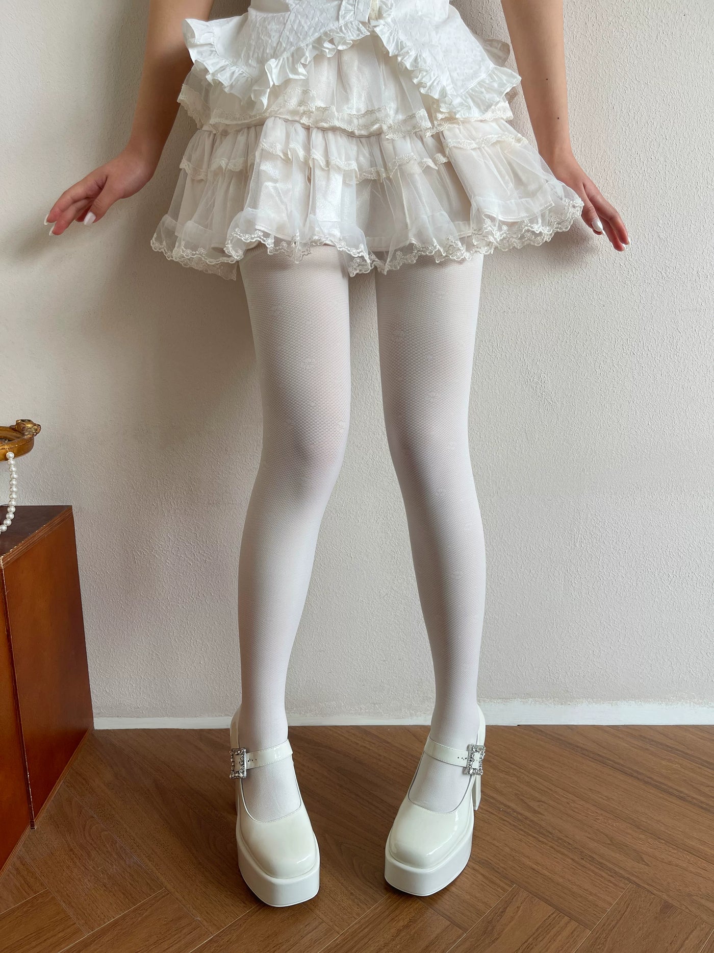 Sock Noble - Cream Jacquard - White Textured Tights