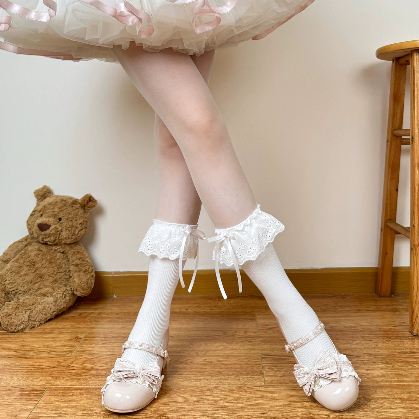 Chubby Bear Tales - Cream Ballet Lace - Bow-Trimmed Lolita Socks