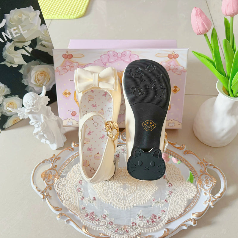 Kitten Toast – Hugging Cat – Bow Mary Jane Shoes in Glossy Yellow - 2.5 cm Heel — product photo 18