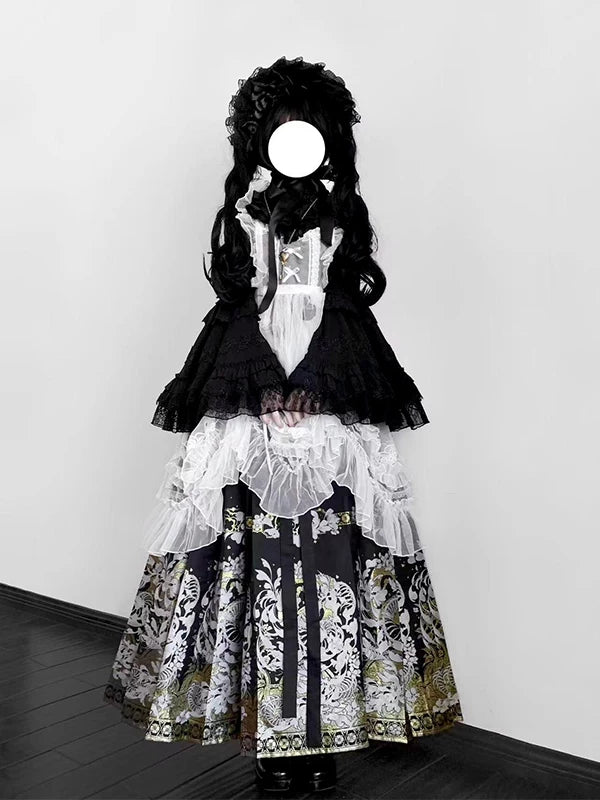 Model wearing a black-and-white Ming-inspired Gothic set with pipa sleeves, a mamian skirt and headpiece.