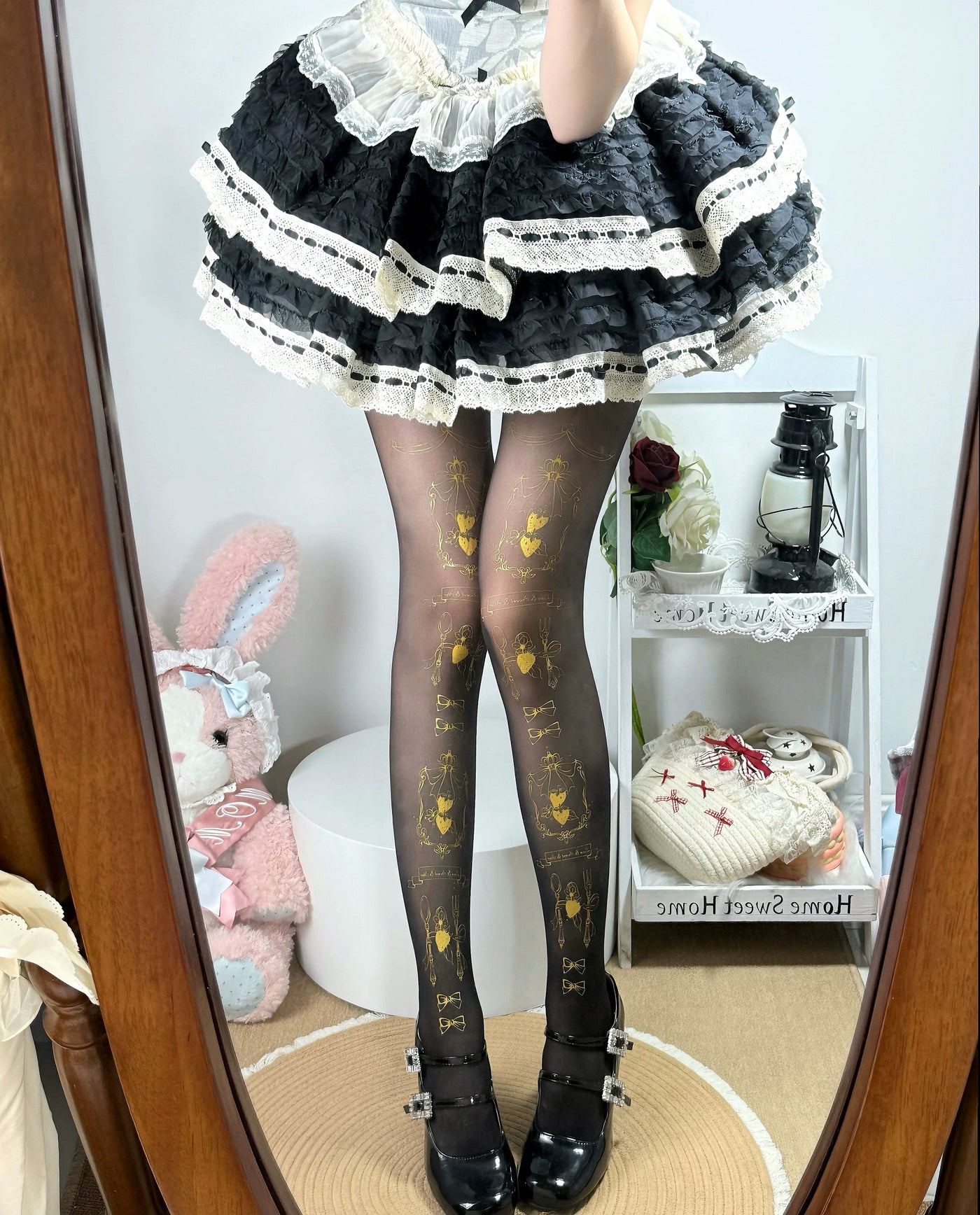 Fantasy Doll - Storybook Frame Print - Printed Tights with Framed Bow Motifs
