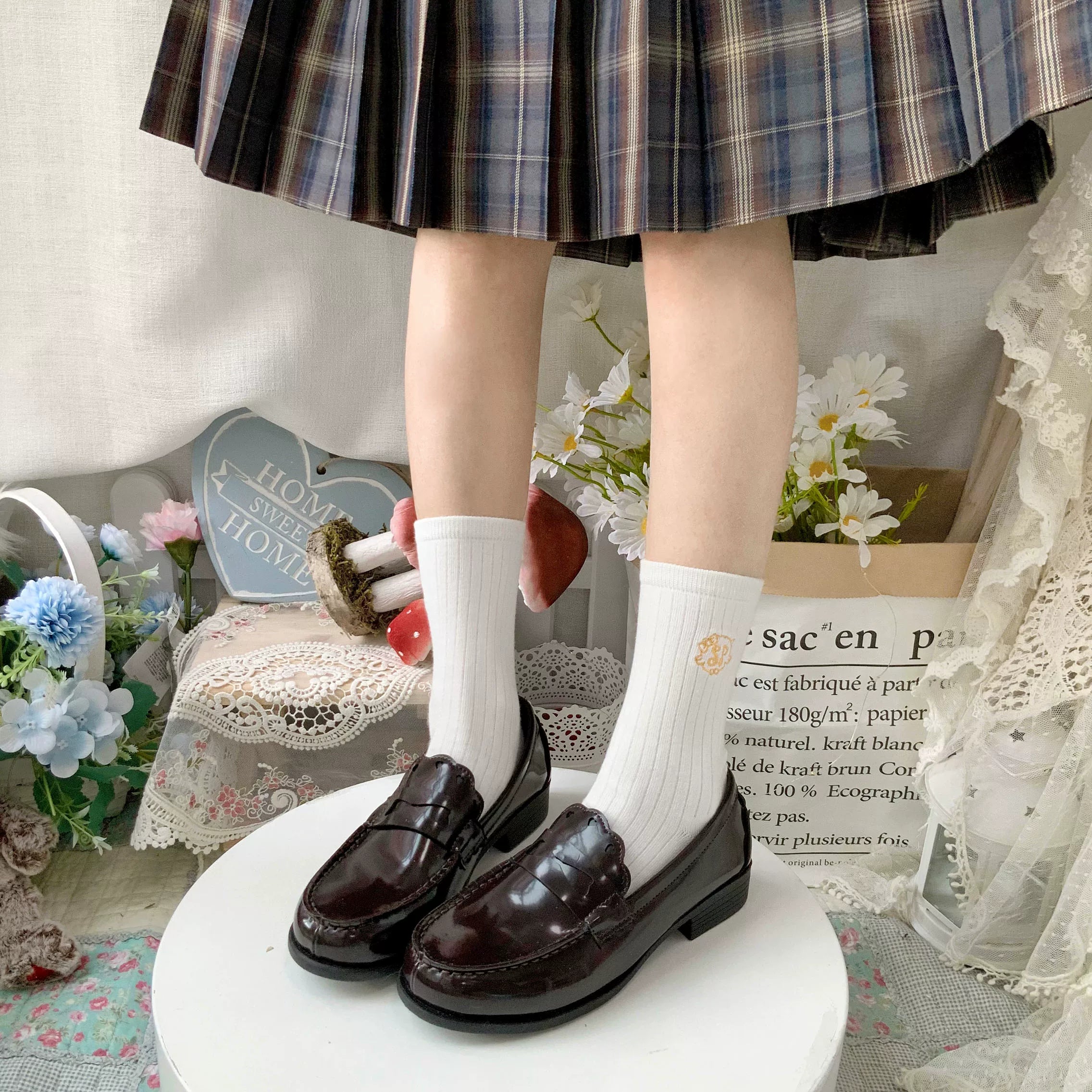 Sheep Puff Lolita shoes featuring a classic puff design, white color, and decorative bows, perfect for fashion and costume outfits.