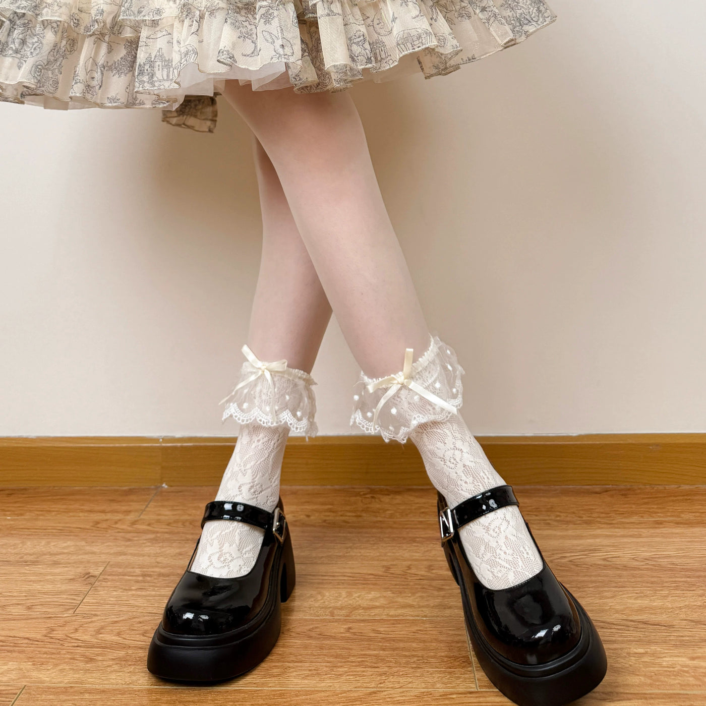 Chubby Bear Tales - Cream Lace Bow Collection - Named-Style Lace Socks