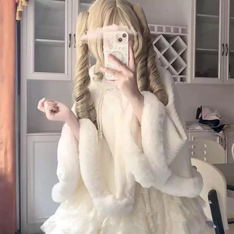 Sweetheart Dream Machine - Winter Plush Shawl - One-size plush cape with a solid-colour finish