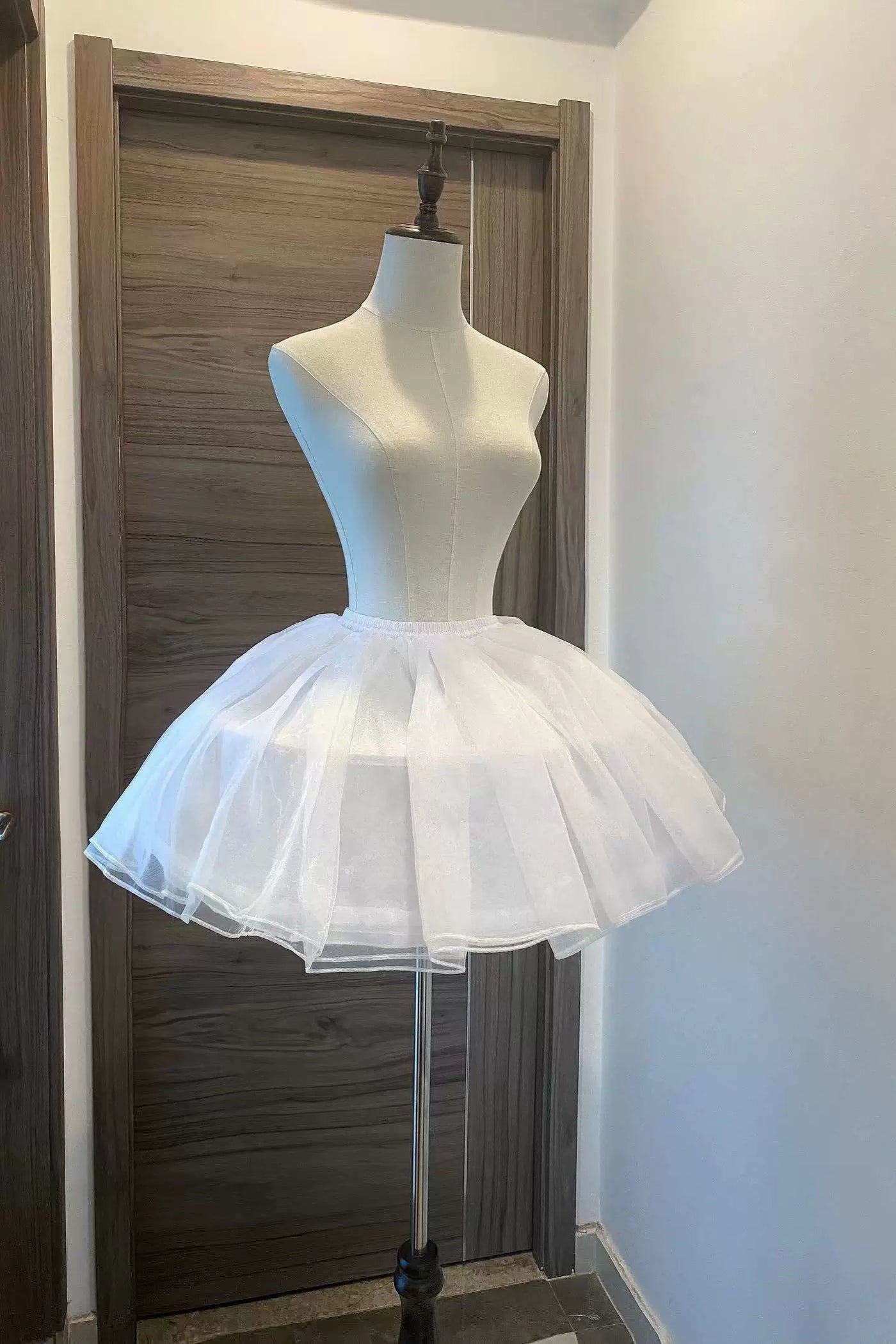 Dessert - Adjustable Fishbone - White Petticoat with Adjustable Hem