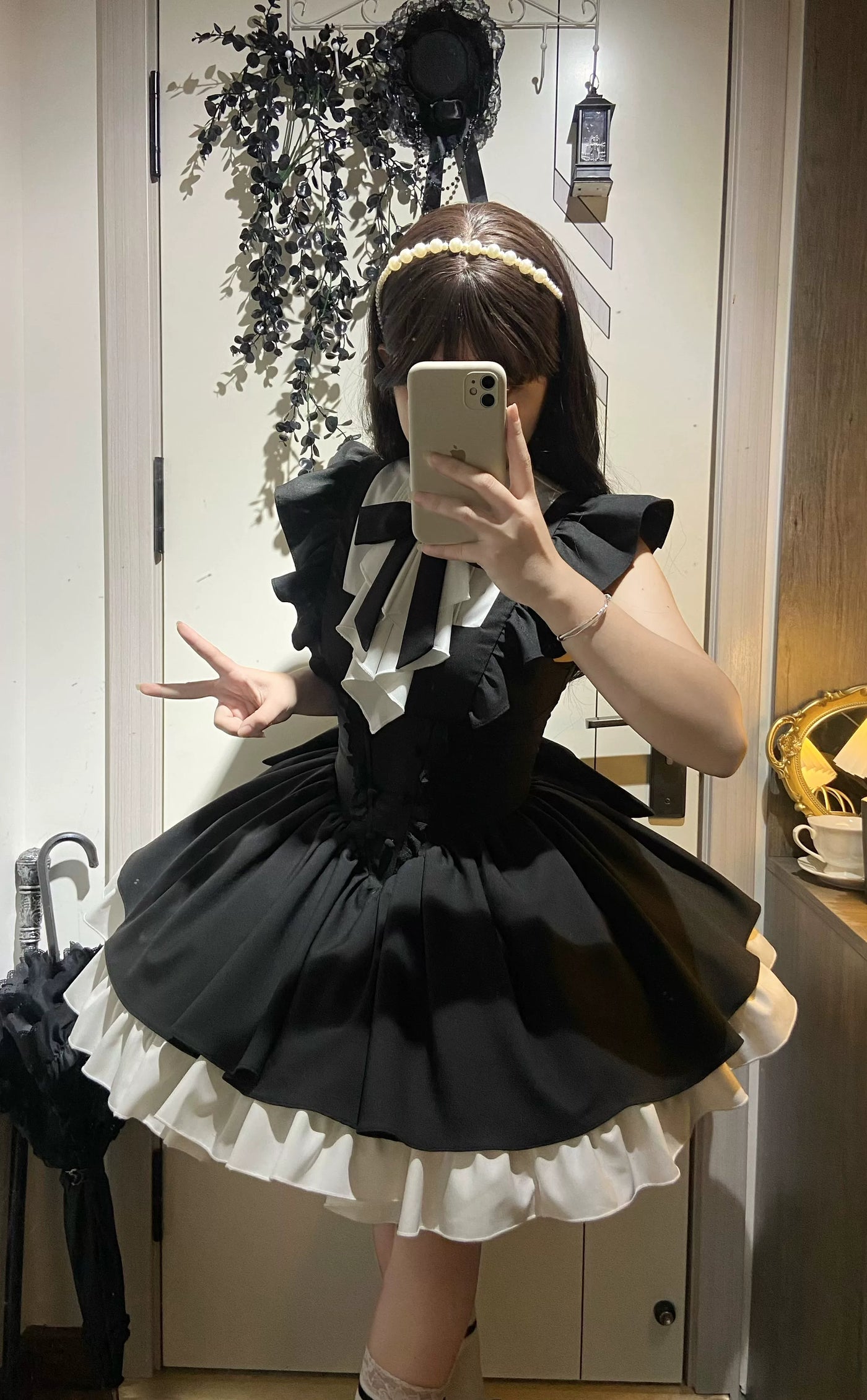 Alice - Saint-Germain - Black-and-White Ruffle-Sleeve One-Piece Dress Set