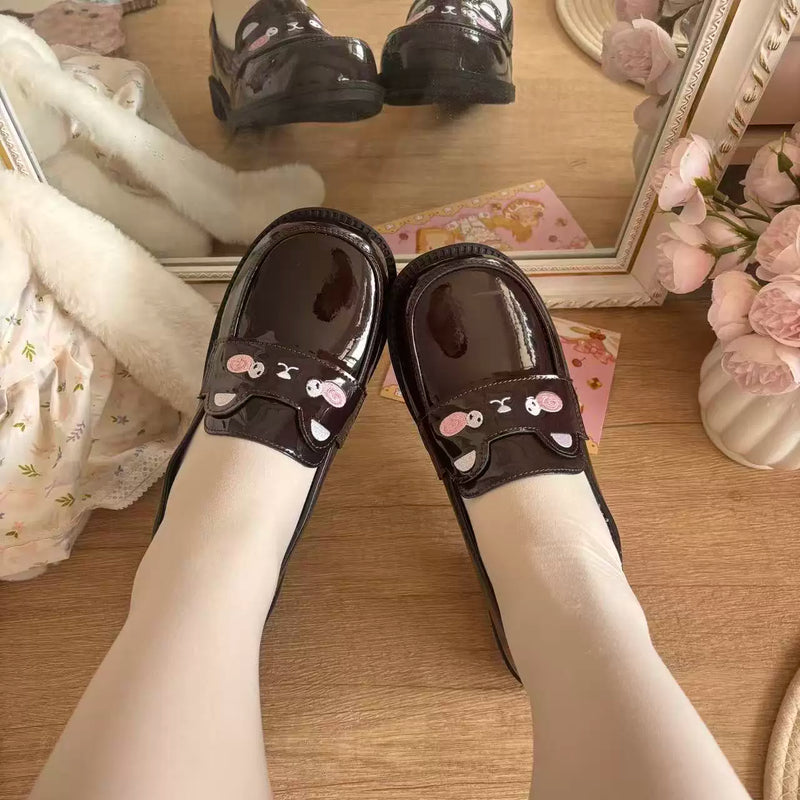 Kitten Toast – Rosy Cat Academy – Embroidered Loafers in Brown - 4.5 cm Heel — product photo 7