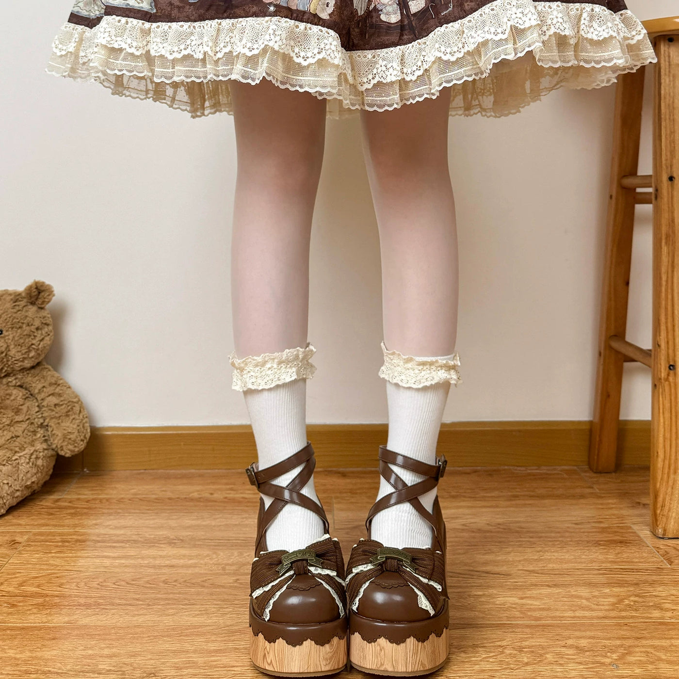 Chubby Bear Tales - Antique Doll Parlour - Lace-Trimmed Mid-Calf Socks