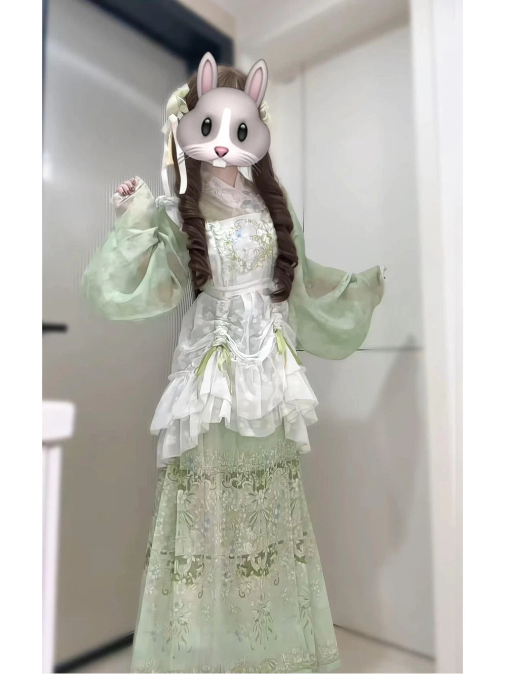 Green Sweet Lolita Han-Yang dress with pipa sleeves, jacquard overskirt, and layered skirt