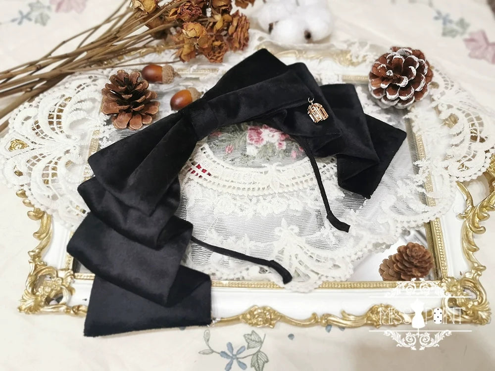 Praise of Abundance - Country Lolita Print Accessories KC (black)