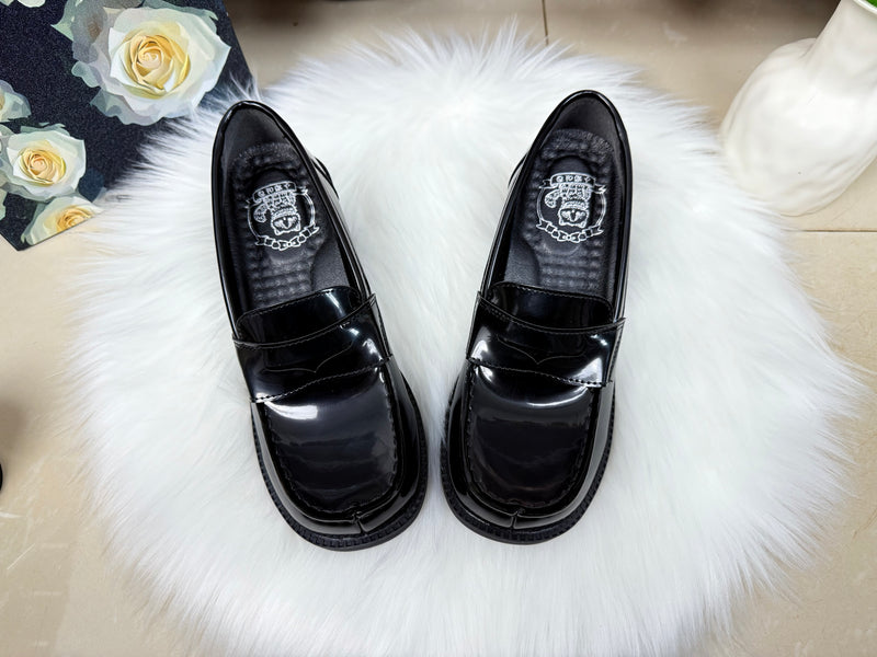 Kitten Toast – Simple Academy – Penny Loafers in Black - 2.5 cm Heel — product photo 7
