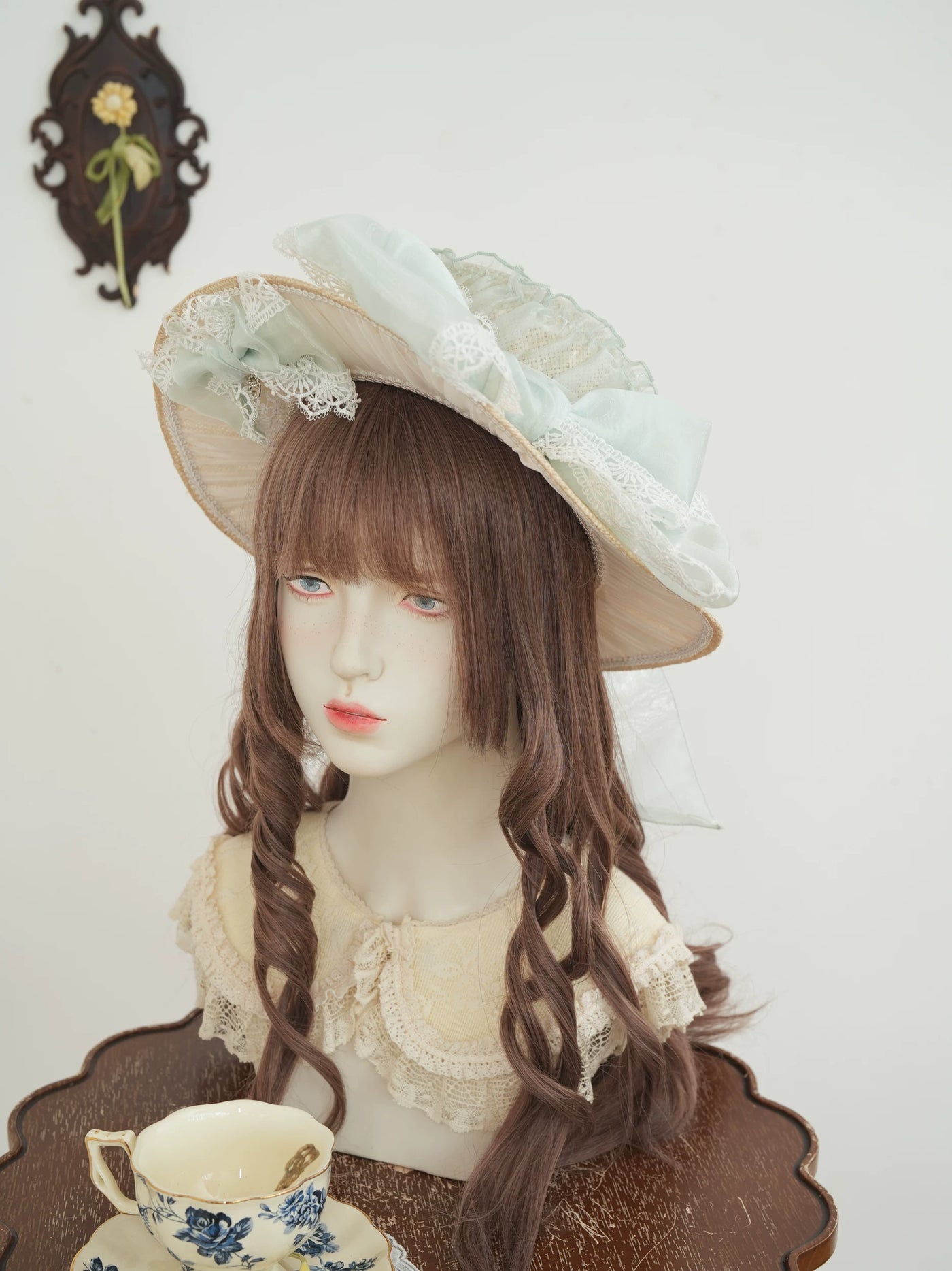Star Box - Fresh Lace Bow - Natural Straw Hat with Lace Trim