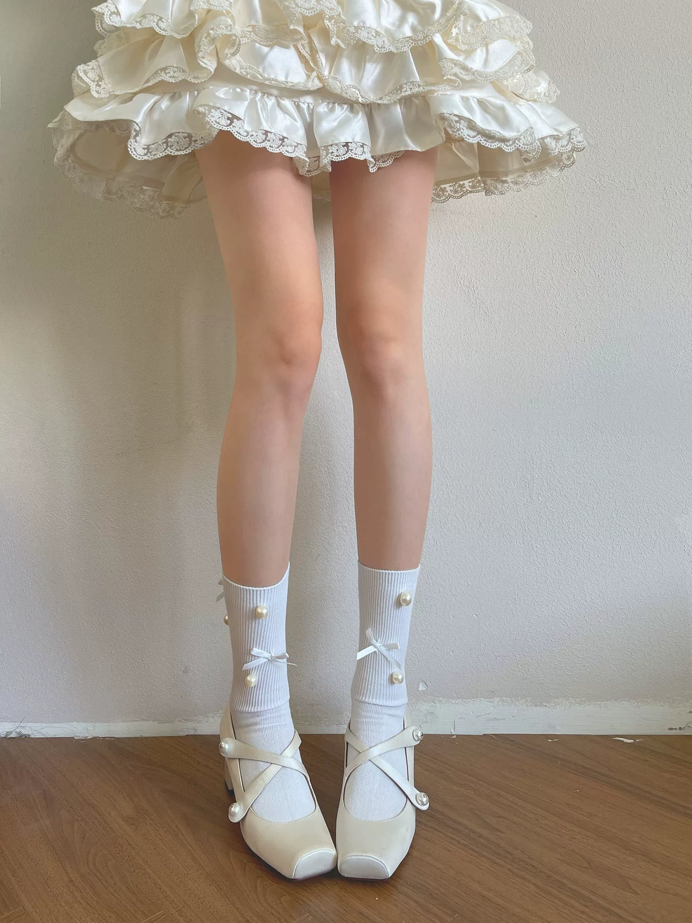 Sock Noble - Pearl Bow Slouch - Slouch Socks with Pearl and Bow Details