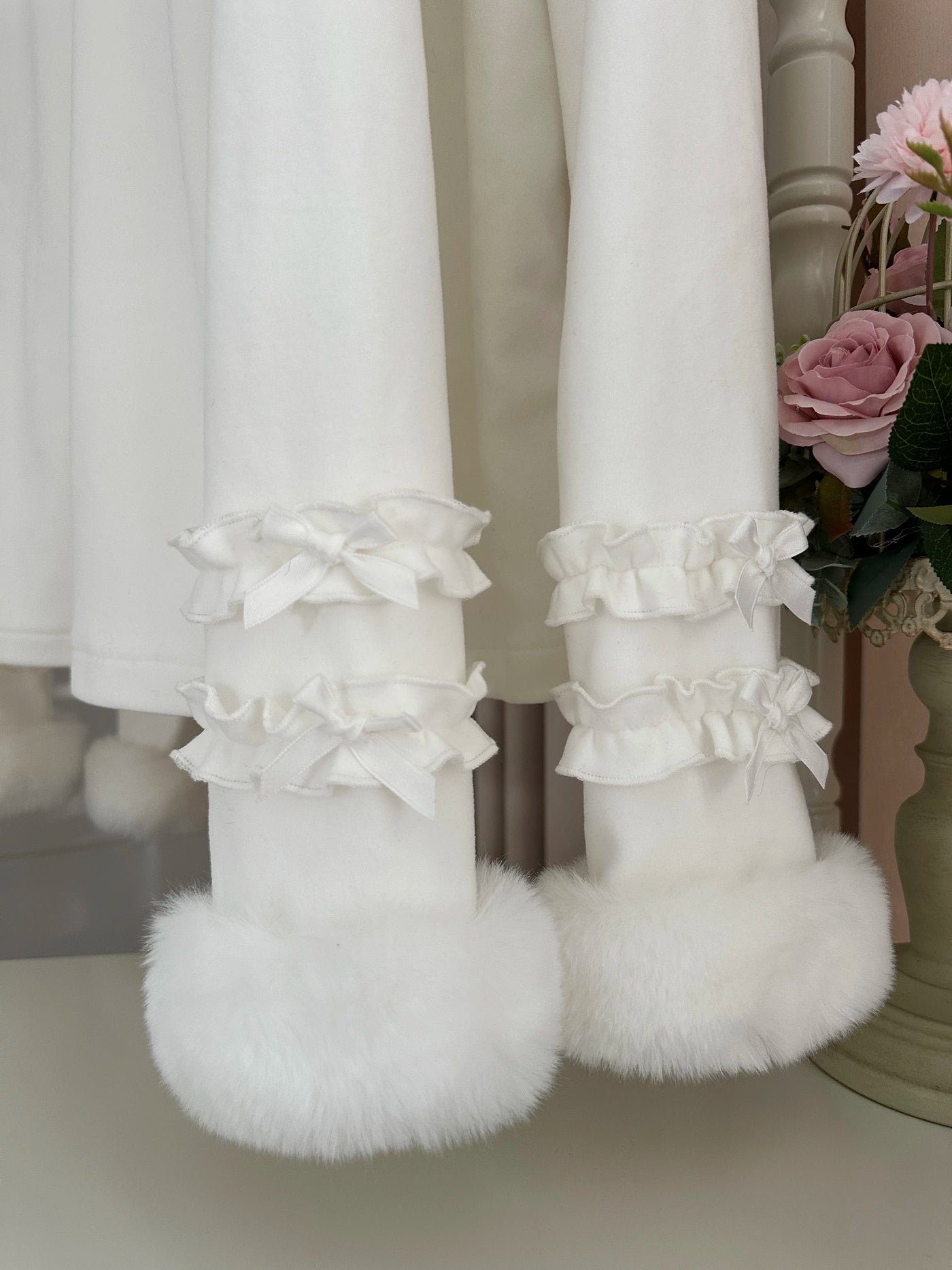 Cat Upon Cat - Sweetheart Doll Collar - Long-Sleeve Inner Top with Ruffled Cuffs