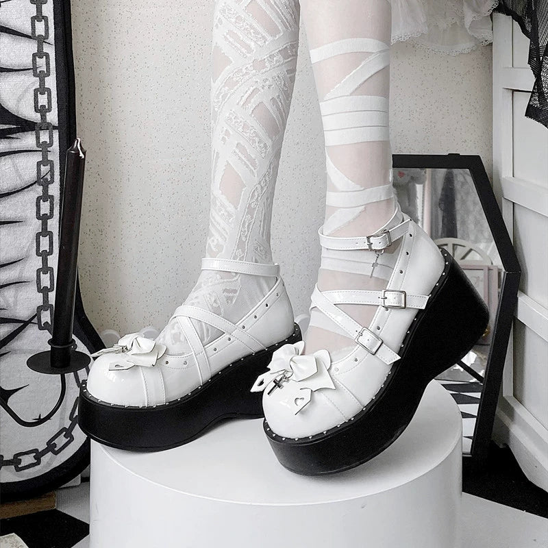BONDORA - Devil Cross - Black or white Punk Lolita platform shoes with bow and cross-shaped accents - product detail 3