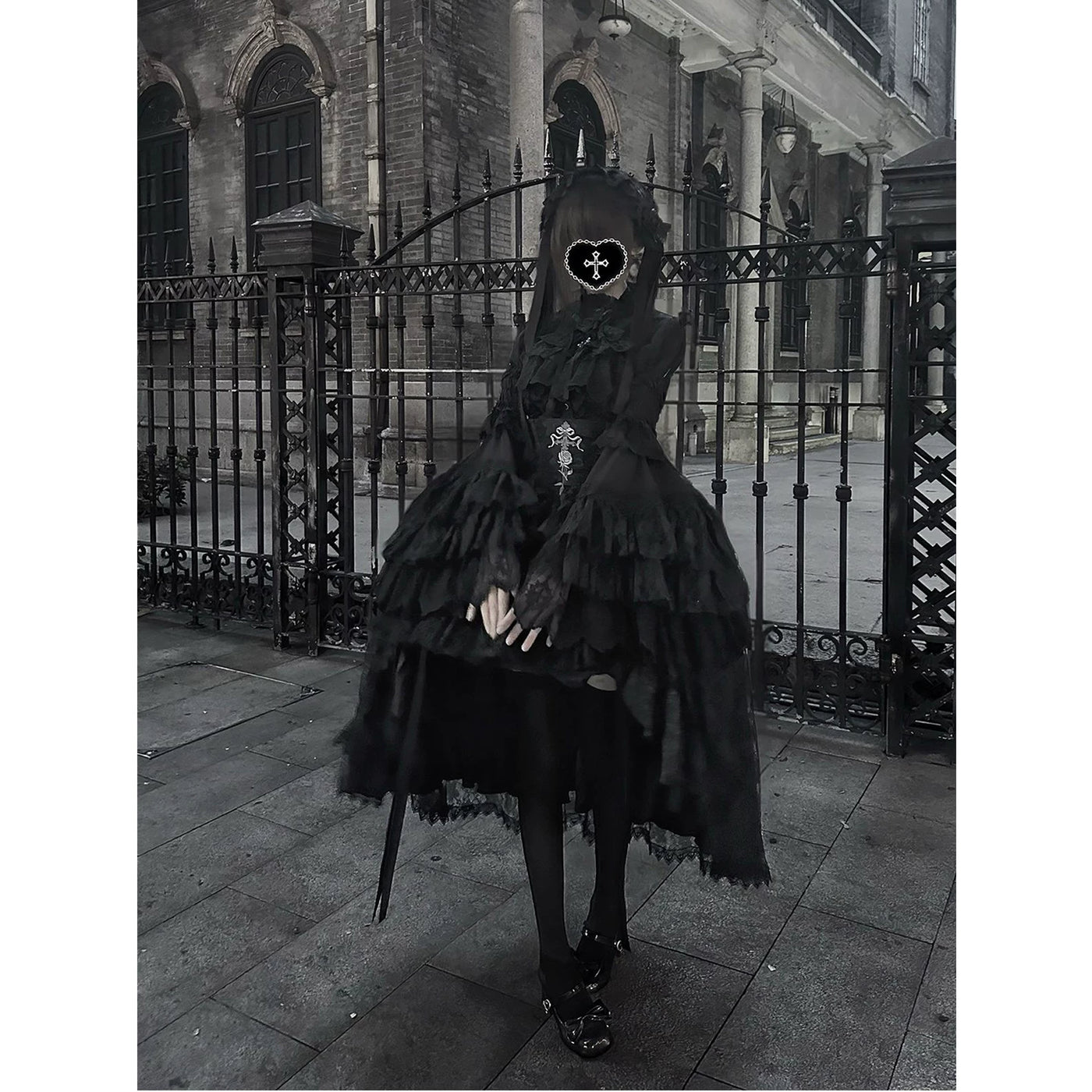 Creamy - Dark Gothic - Black Blouse and Waist-Cincher Skirt Set with Detachable Hime Sleeves