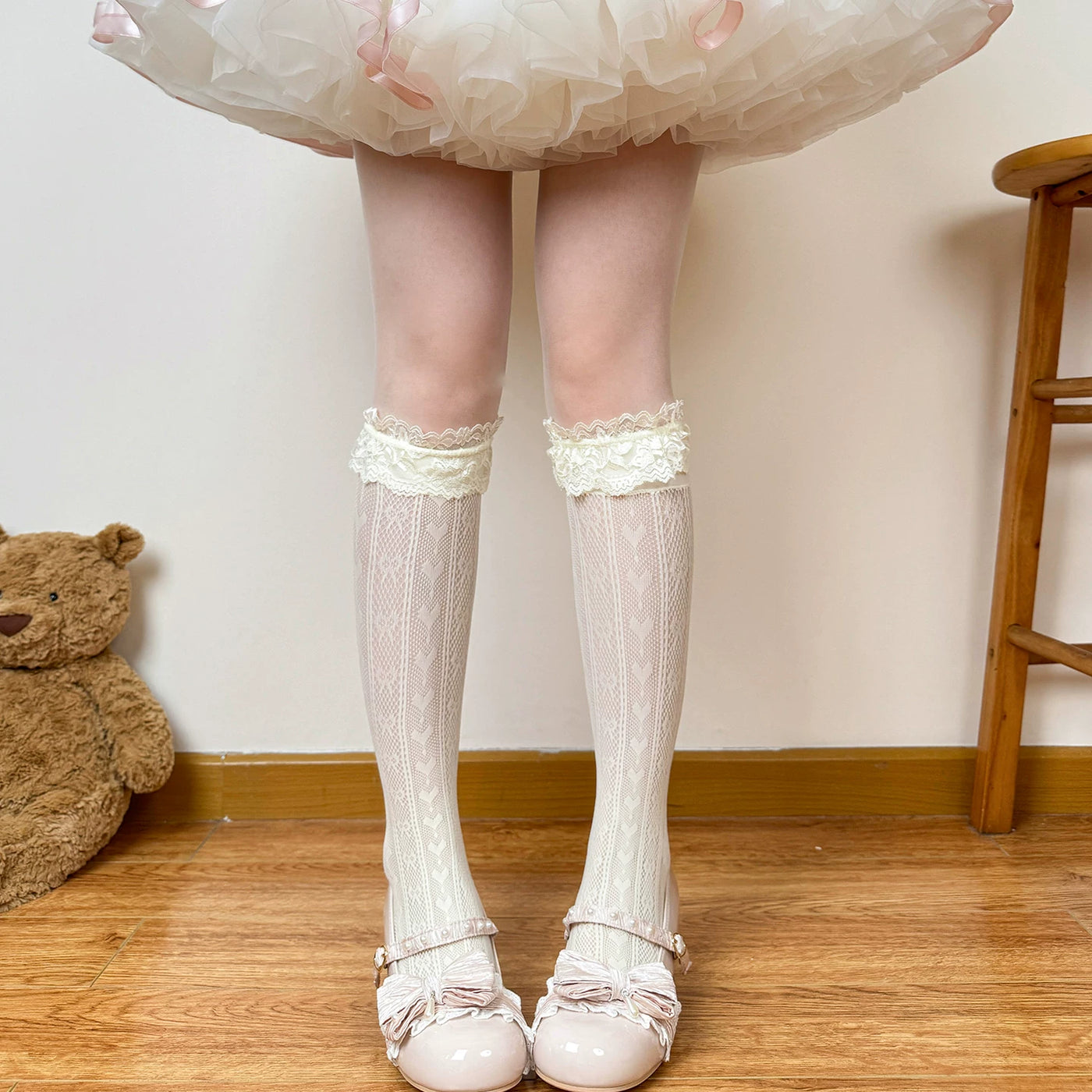 Chubby Bear Tales - Sophia Ballet - Milky-Yellow Mid-Calf Lace Bow Slouch Socks