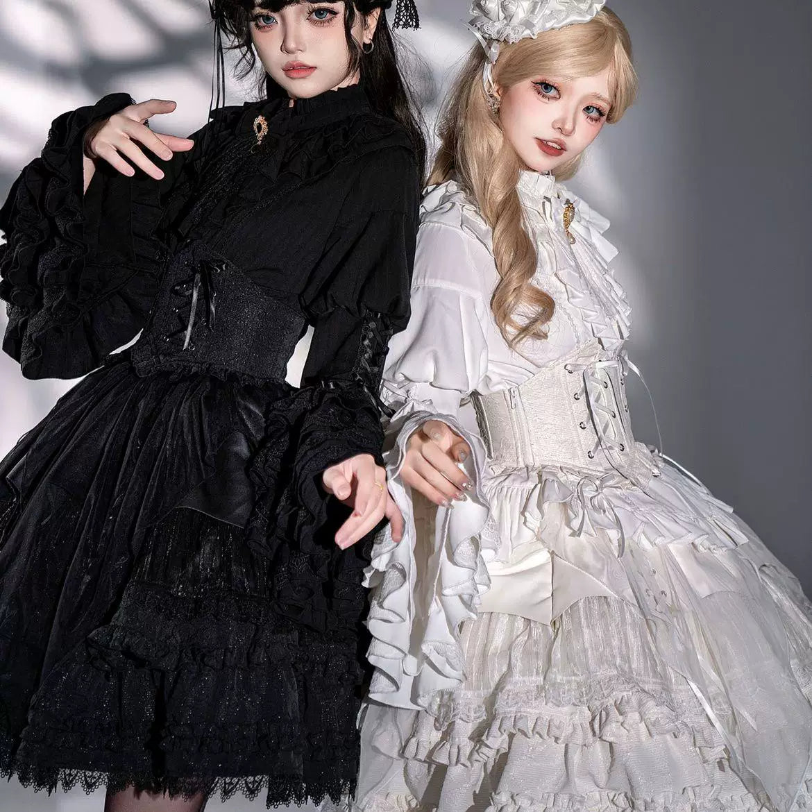 Sweetheart Dream Machine - Vintage Court Gothic - Hime-Sleeve Blouse with a Ruffled Bib