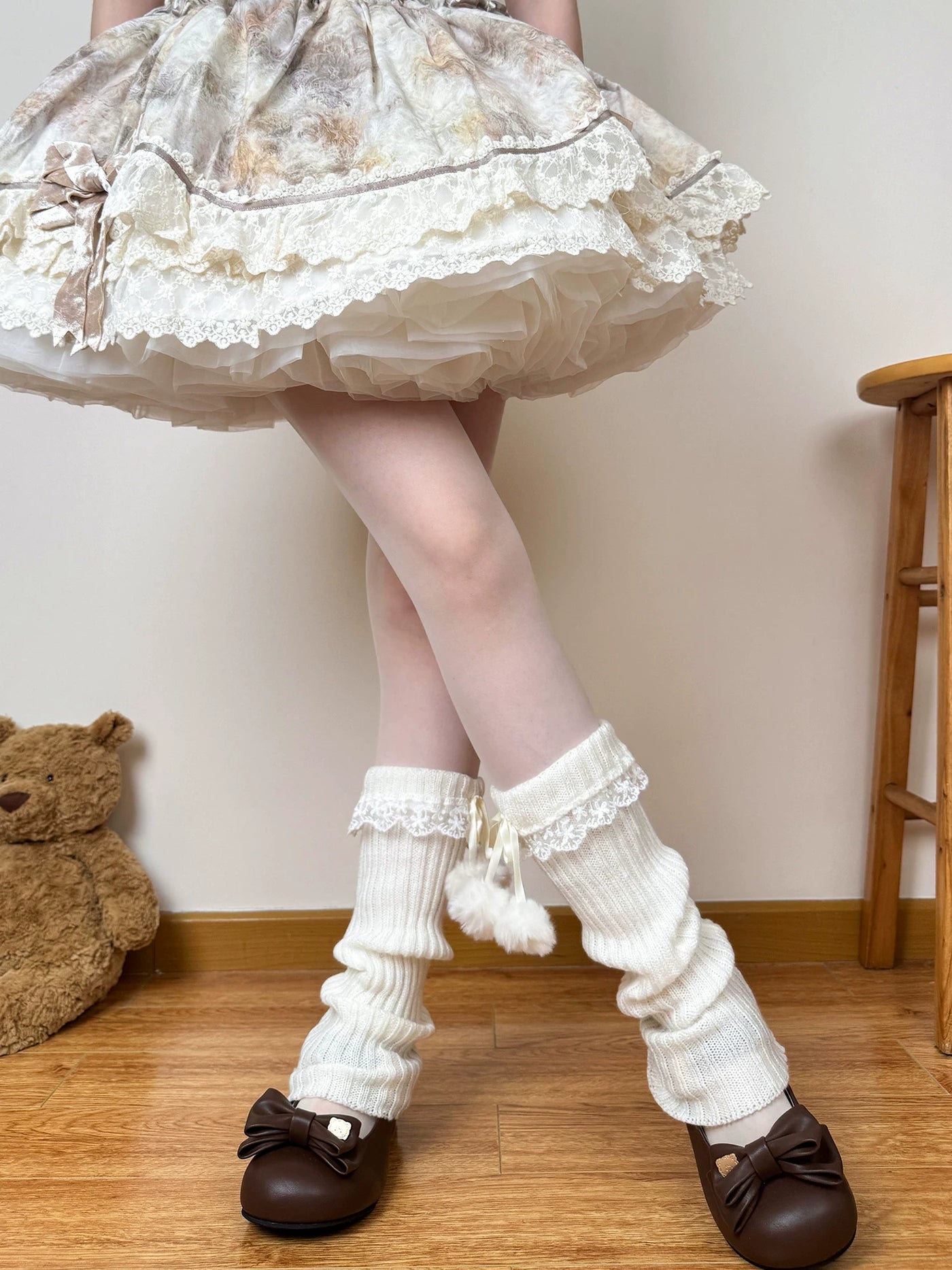 Chubby Bear Tales - Lace Pom-Pom - White Leg Warmers with Lace Trim