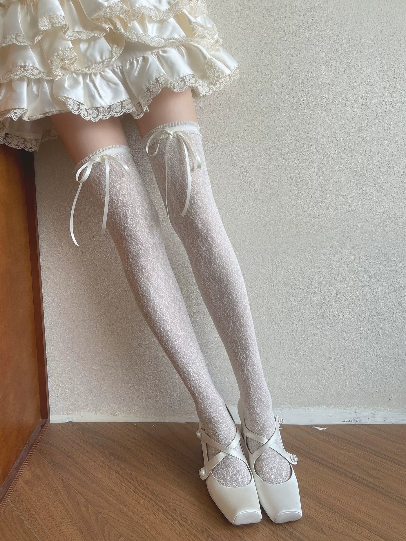 Sock Noble - Korean Bubble Lace - Over-the-Knee Stockings with Ribbon Bows