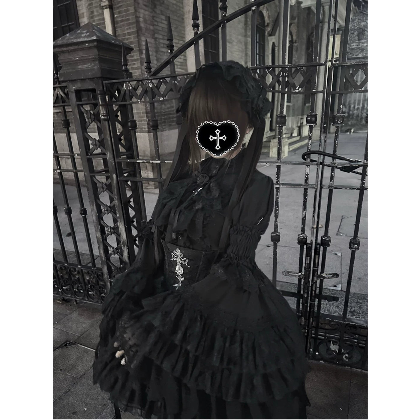 Creamy - Dark Gothic - Black Blouse and Waist-Cincher Skirt Set with Detachable Hime Sleeves