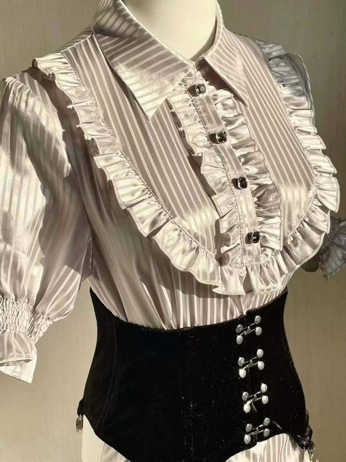 Sweetheart Dream Machine - Ilya - Short-Sleeved Striped Shirt with a Pointed Collar