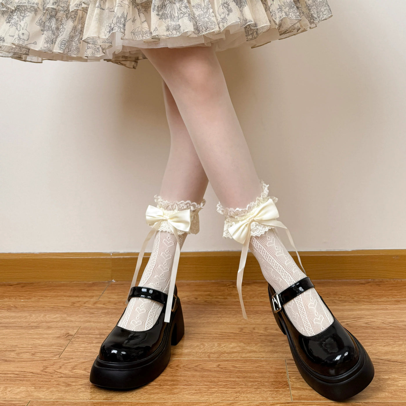 Chubby Bear Tales - Cream Lace Bow Collection - Named-Style Lace Socks