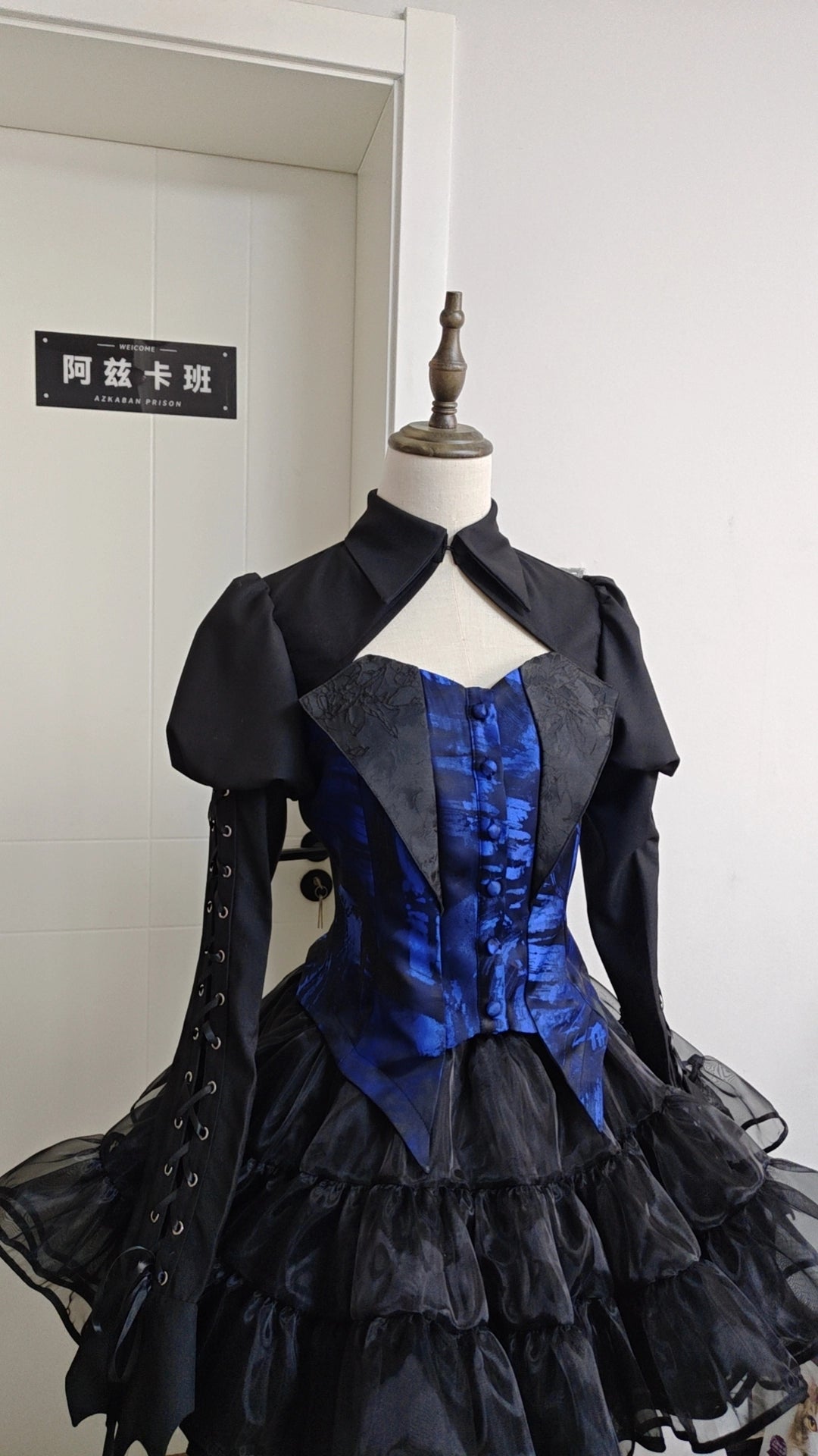 Spot Page Acorn Dark Night Ember Top Gothic Grotesque Diablo Gothic