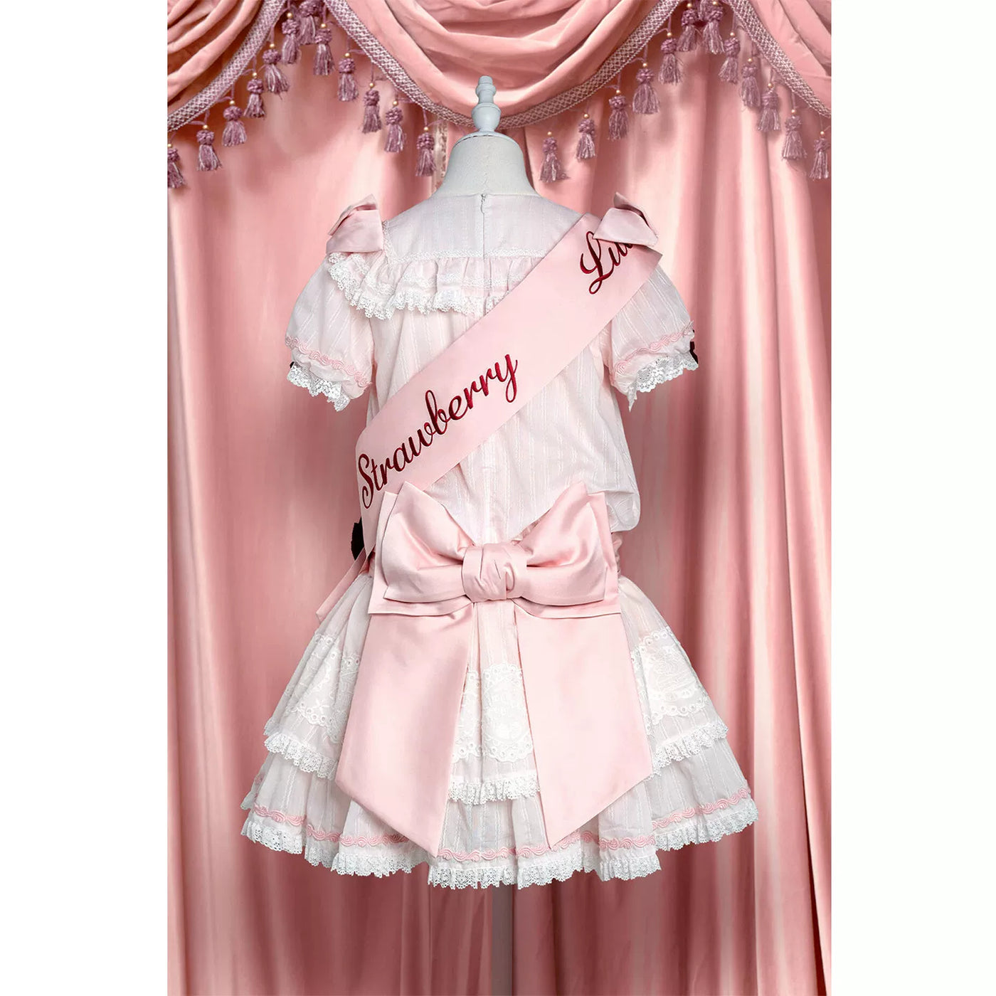 Creamy - Strawberry Wall - Pink Low-Waist One-Piece Dress with Lace Tiers