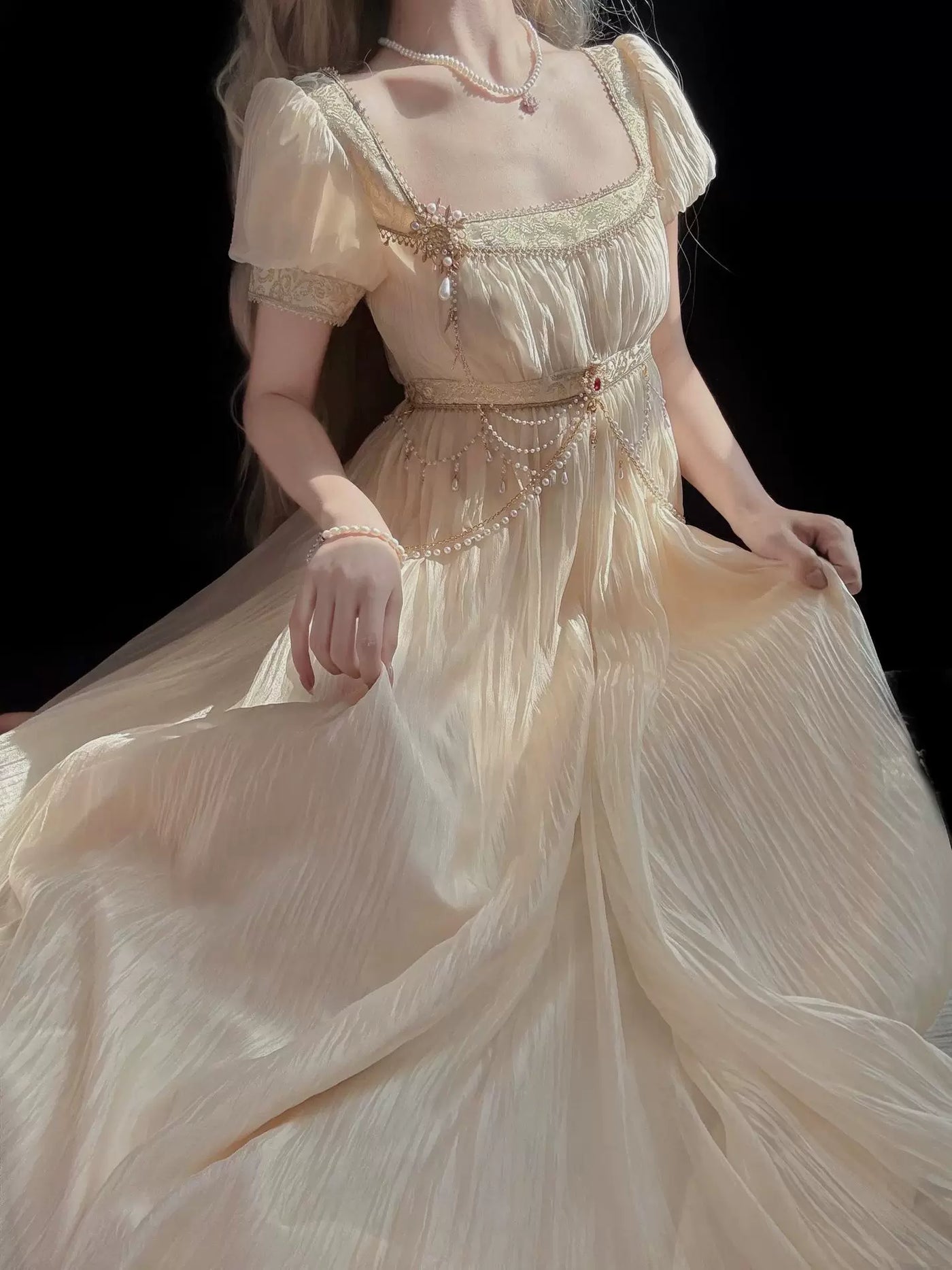 Creamy - Gilded Empire - Gilded Gold-Color Dress with a Waist Chain