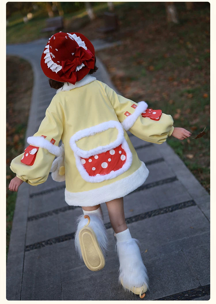 Baozi Pig - Mushroom House - Yellow padded jacket with mushroom-house embroidery