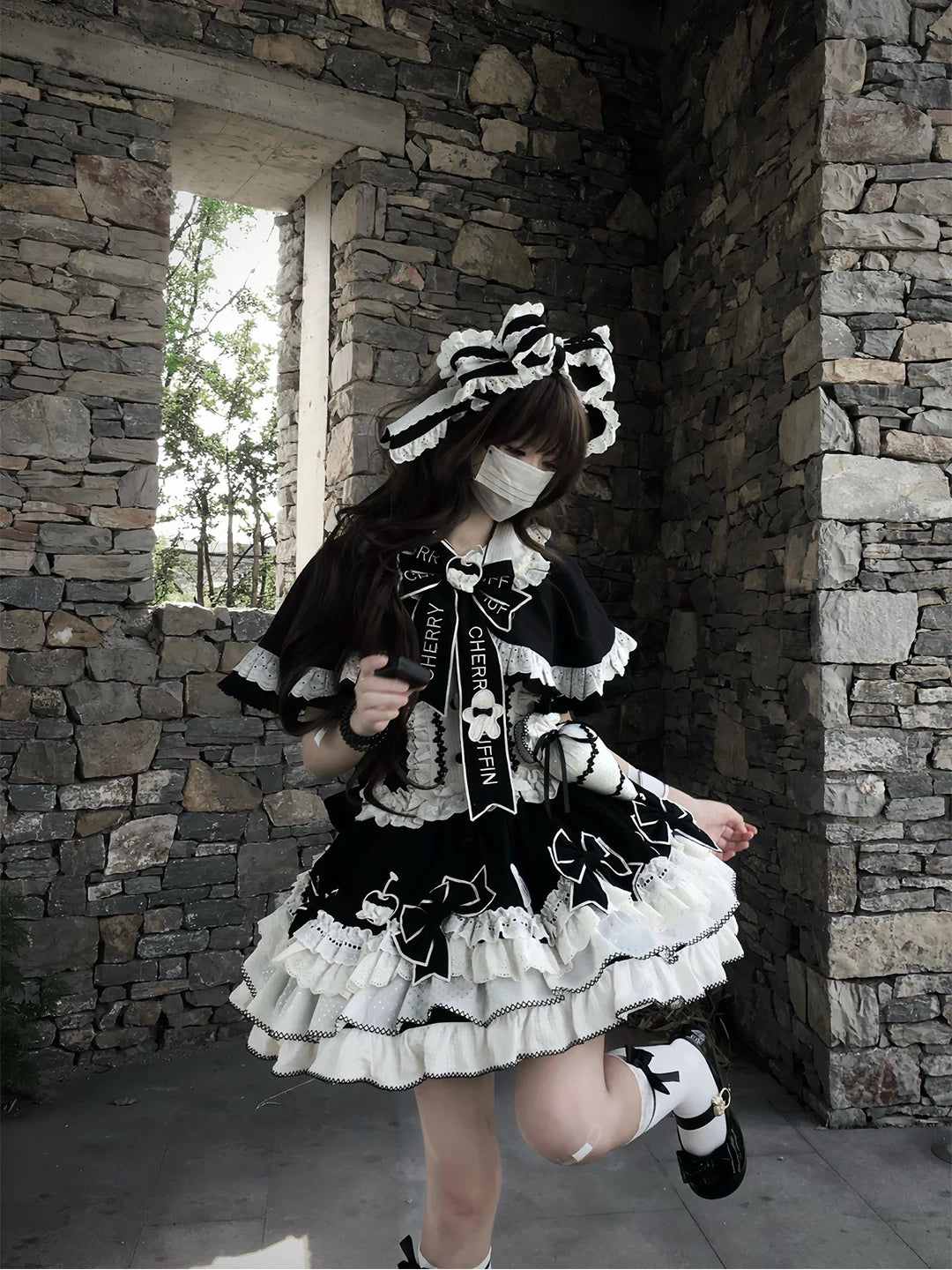 Creamy - Pastry Chef - Black JSK set with a white-ruffled cape