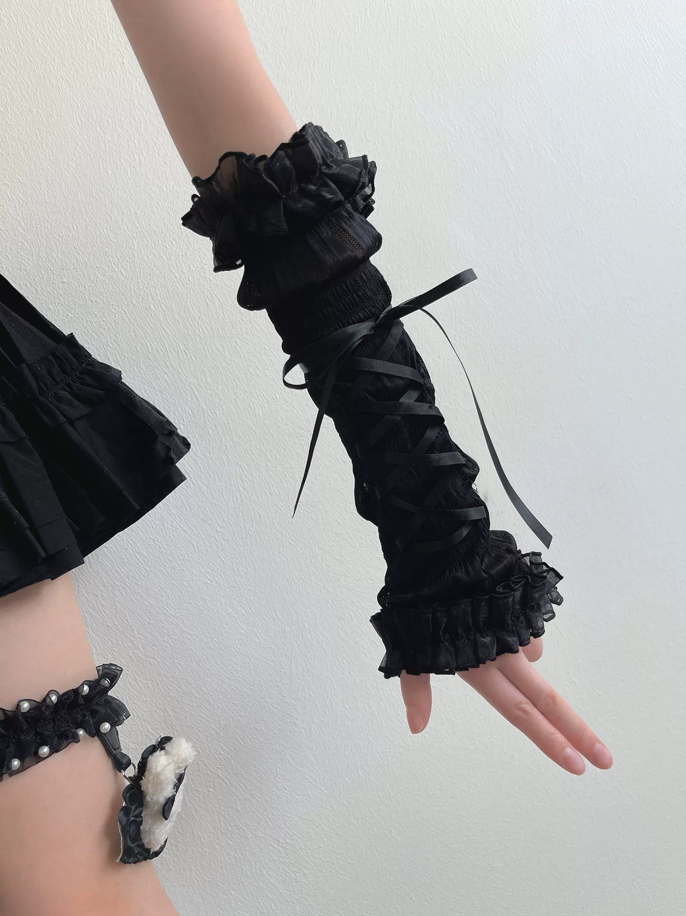 Sock Noble - Dark Ballet - Lace-Ruffle Long Arm Sleeves with Tie Straps
