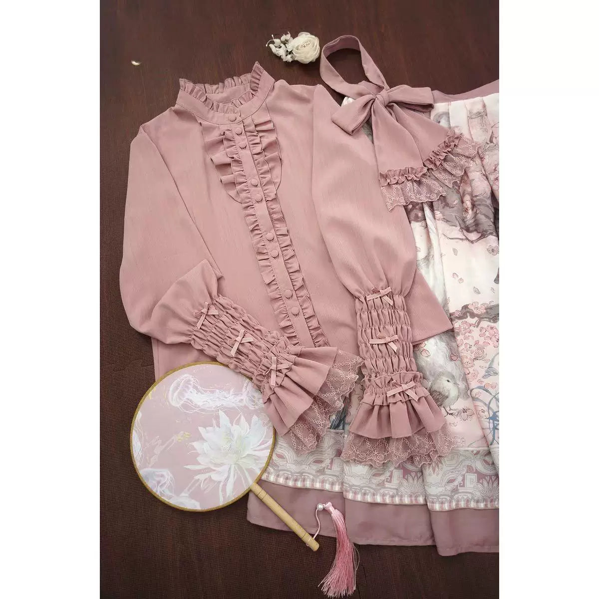 Sweetheart Dream Machine - Four-Colour Floral - Long-Sleeve Blouse with Leg-of-Mutton Sleeves and Bow Tie