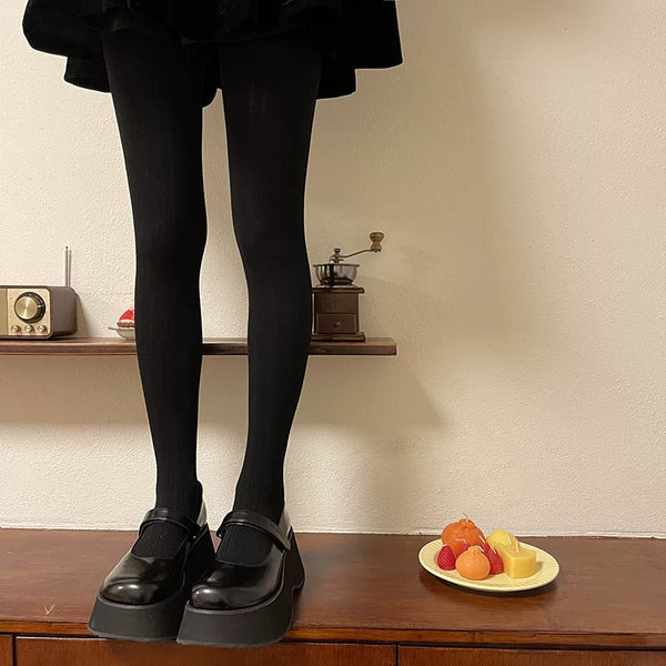 White Sweet Lolita heart-patterned tights with ribbed knit texture