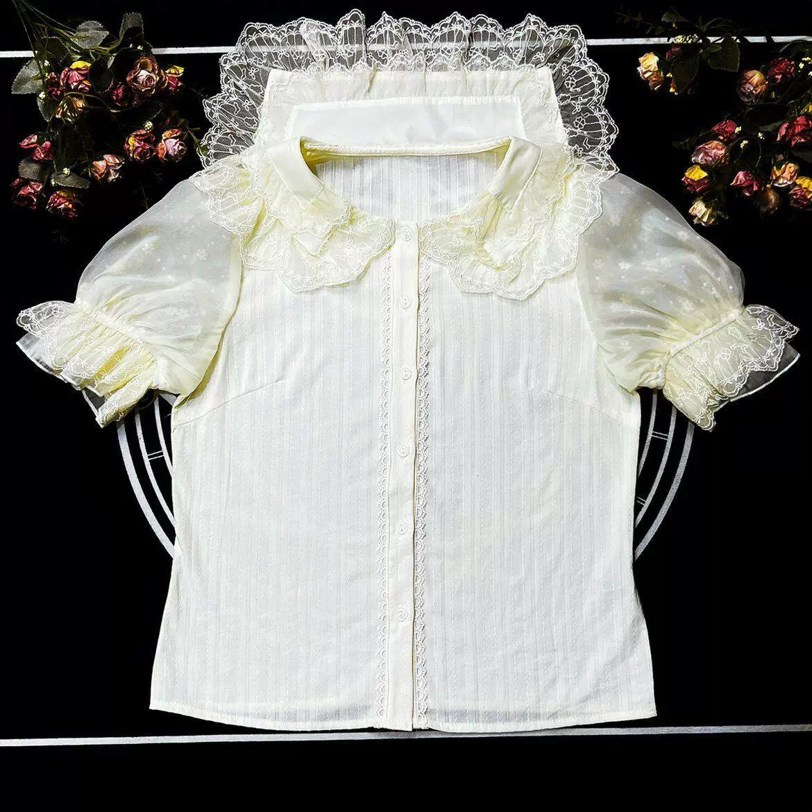 Sweetheart Dream Machine - Lace Doll Collar - Short-Sleeve Blouse with Puff Sleeves