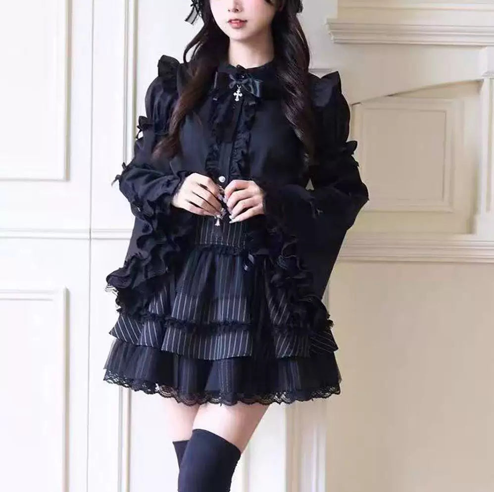 Sweetheart Dream Machine - Hime Sleeve - Long-sleeve blouse with lace-trimmed hime sleeves