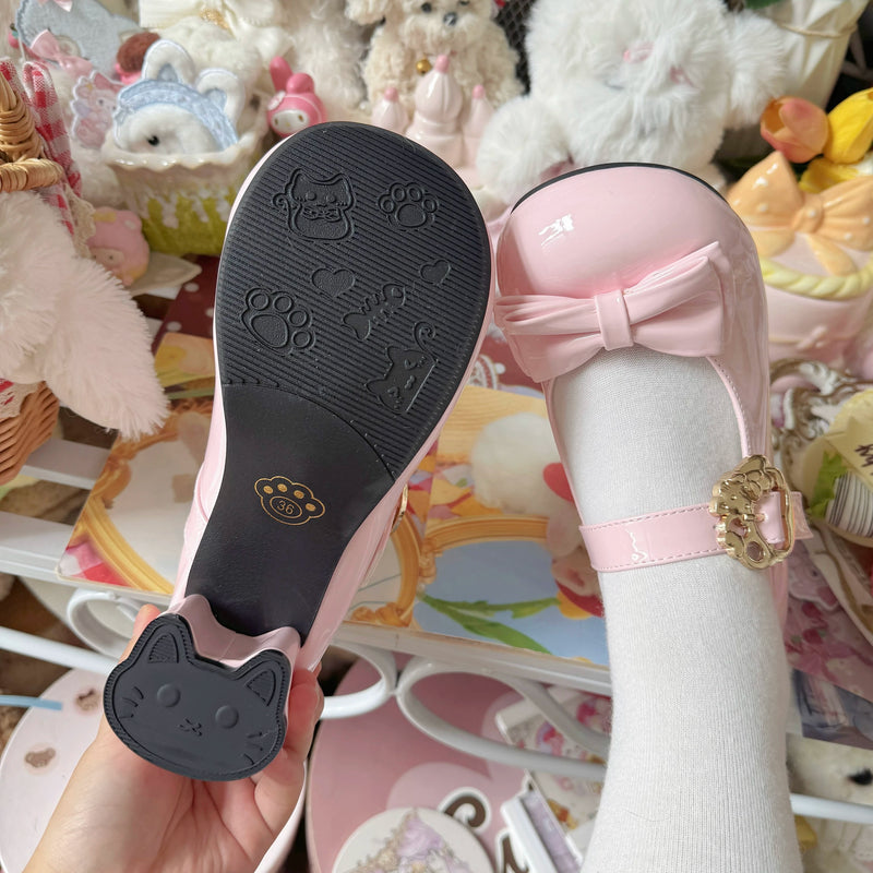 Kitten Toast – Hugging Cat with Bell – Bow Mary Jane Shoes in Glossy Pink - 4.5 cm Heel - with Bell — product photo 12