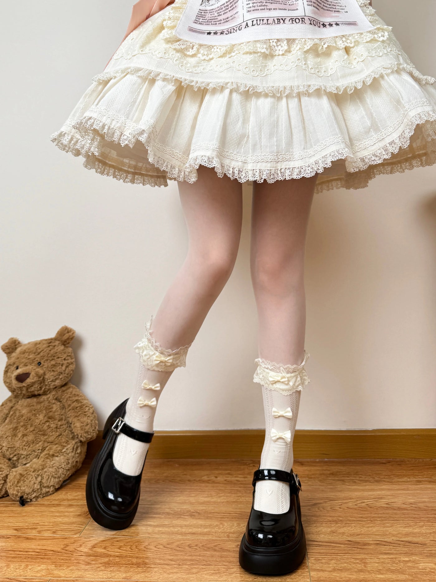 Chubby Bear Tales - Olive - Openwork Slouch Socks with Lace and Ribbon Bows