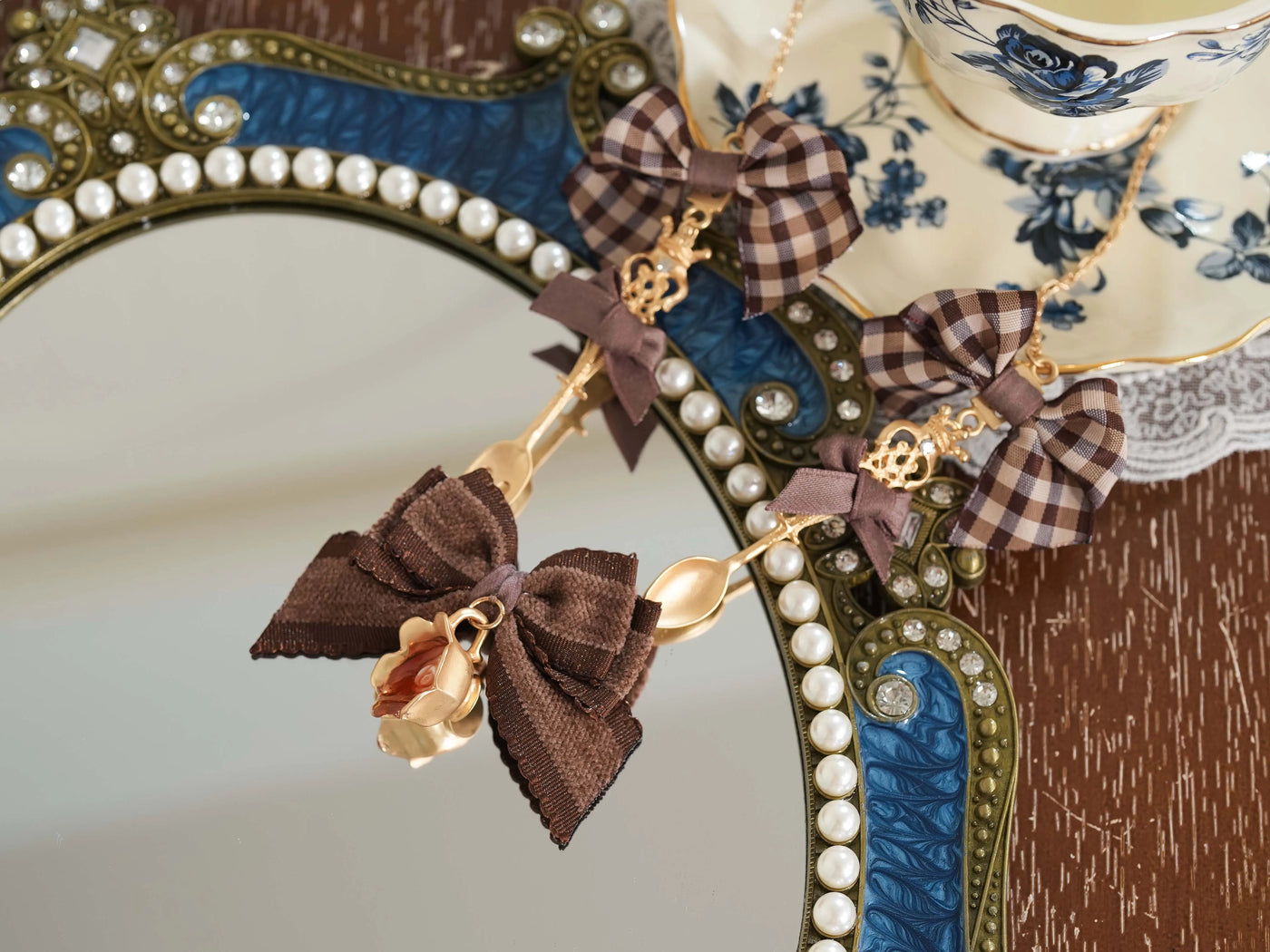 Star Box - Drink Me! - Bow and Flower Pendant Necklace