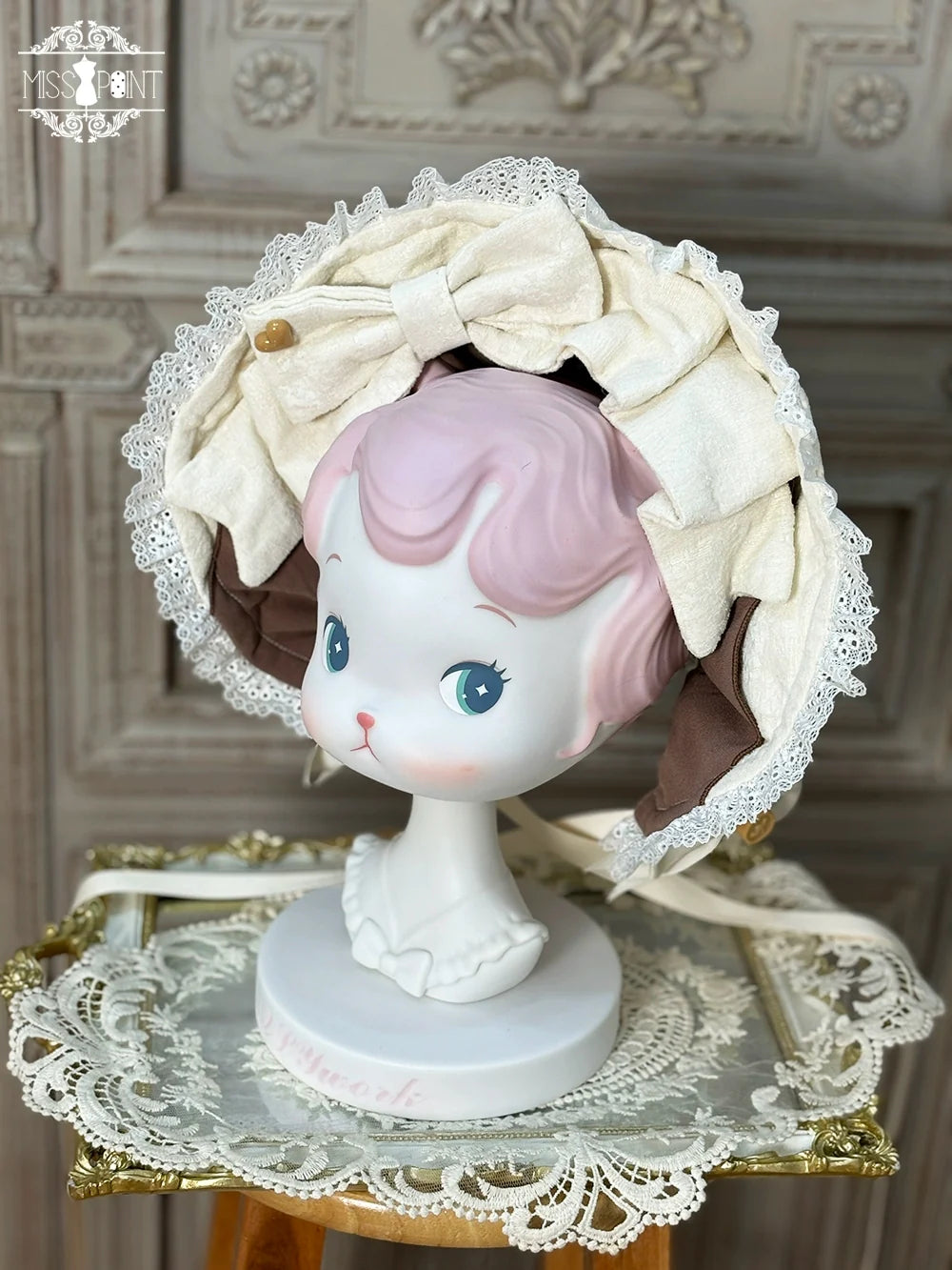 Classical Chocolate - Classic Lolita Accessory Bowler Hat BNT Beret Jabot BNT - Off white