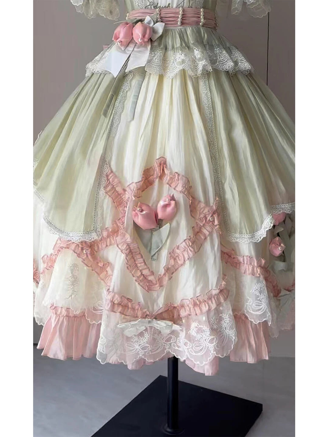 Creamy - Green-Pink Floral - Short-sleeve Lolita dress with lace collar and flower accents