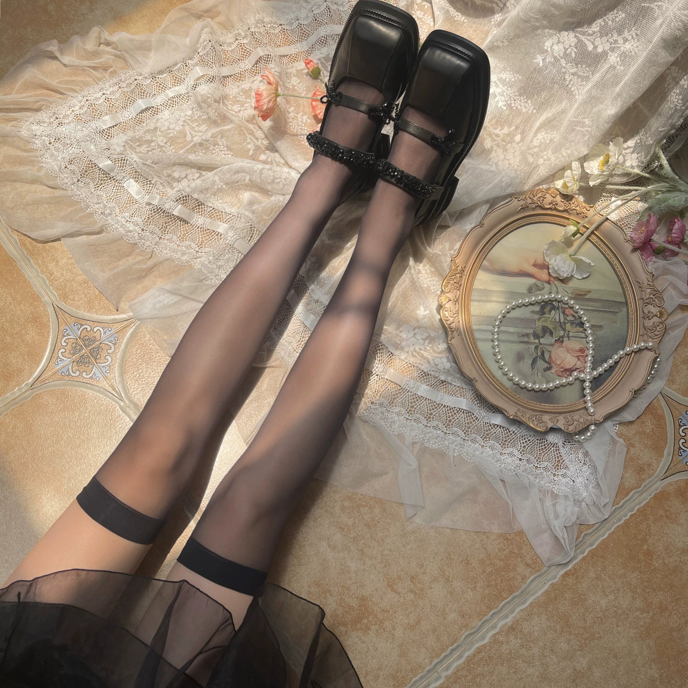 Sock Noble - Lace Bow Pairing - Over-the-knee stockings with a lace bow leg ring option
